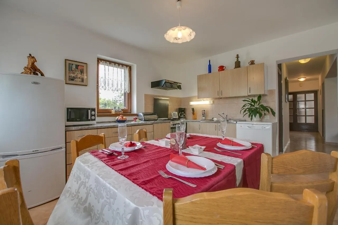 Apartment Sara, Village Stinjan Pula