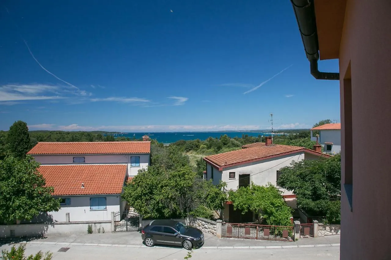 Apartment Sara, Village Stinjan Pula
