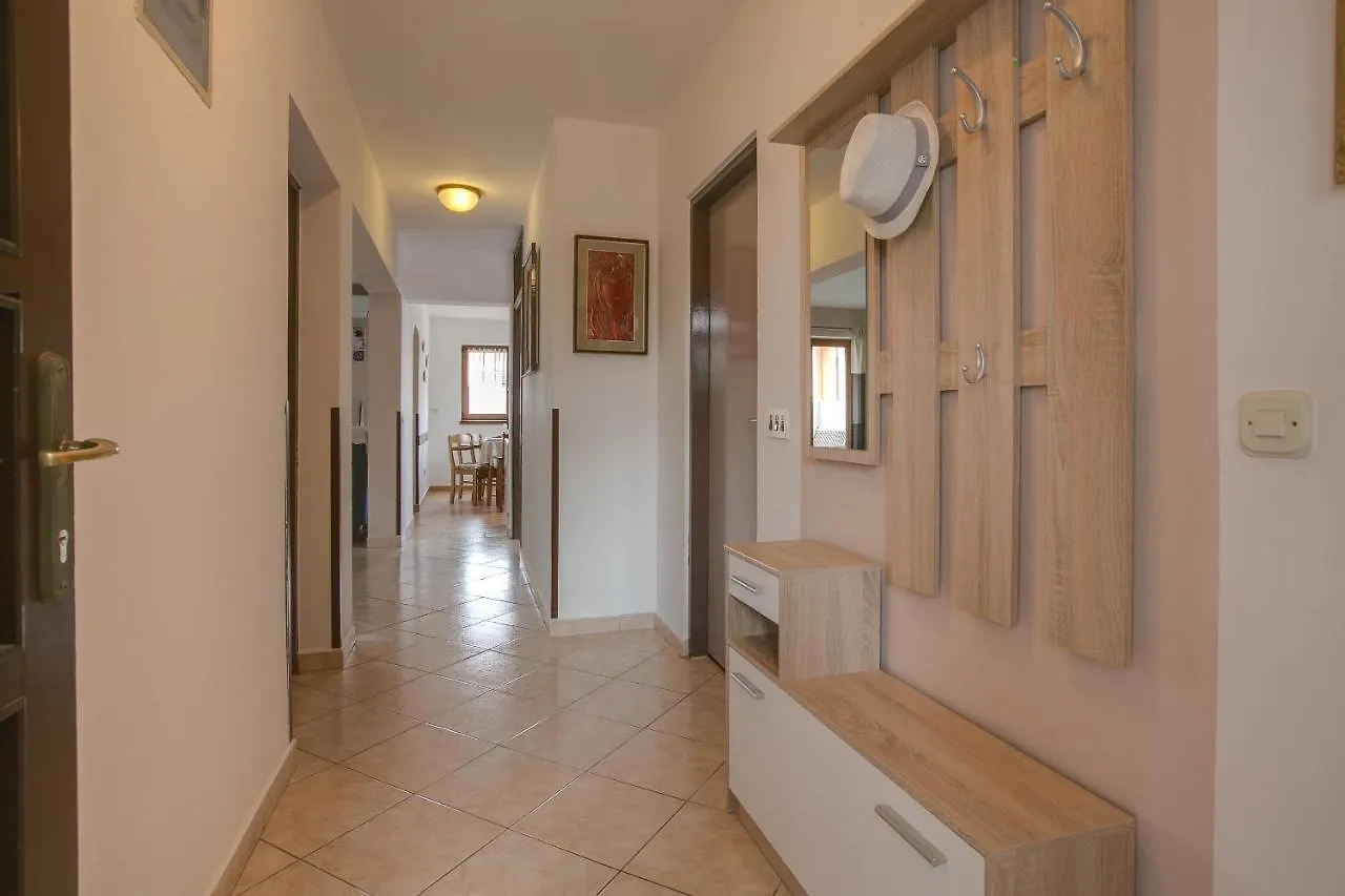 Apartment Sara, Village Stinjan Pula
