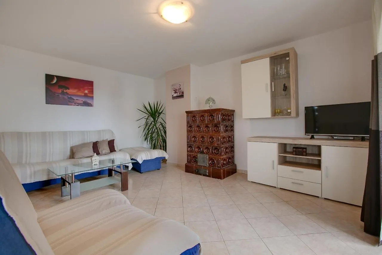 Apartment Sara, Village Stinjan Pula